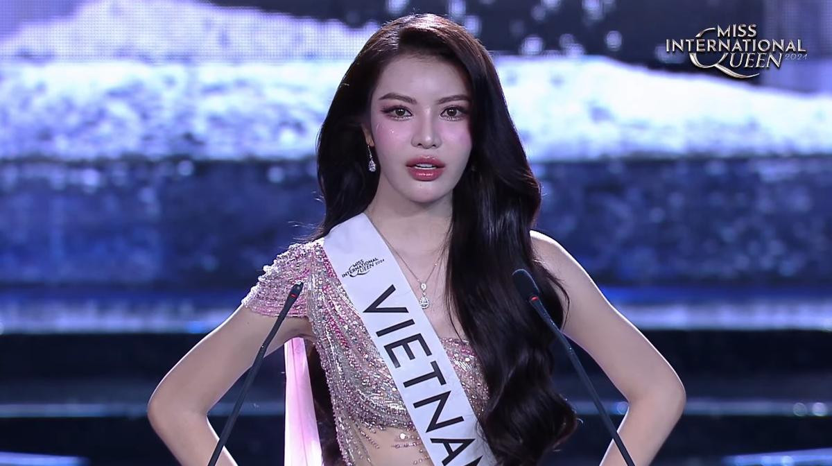 Người đặc biệt kéo Tường San thành Á hậu 2 Miss International Queen 2024 Ảnh 1