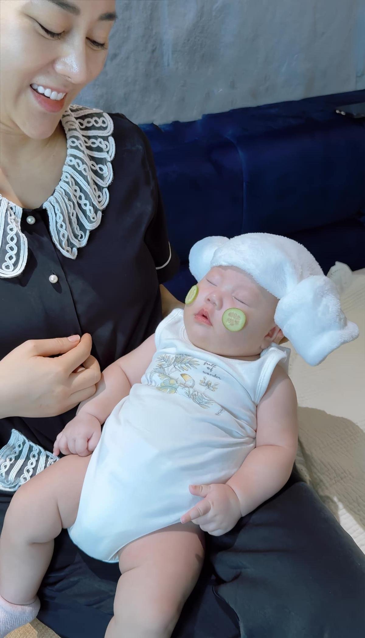 Phương Oanh khoe khoảnh khắc cưng xỉu của hai 'baby shark', vợ NSND Công Lý nói ngay 1 câu Ảnh 1