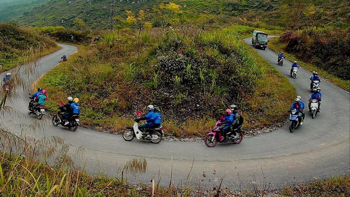 Người người đổ xô khám phá ngôi làng kì lạ nằm dưới chân đèo, được ví như 'bông hoa nơi địa đầu Tổ Quốc' Ảnh 4