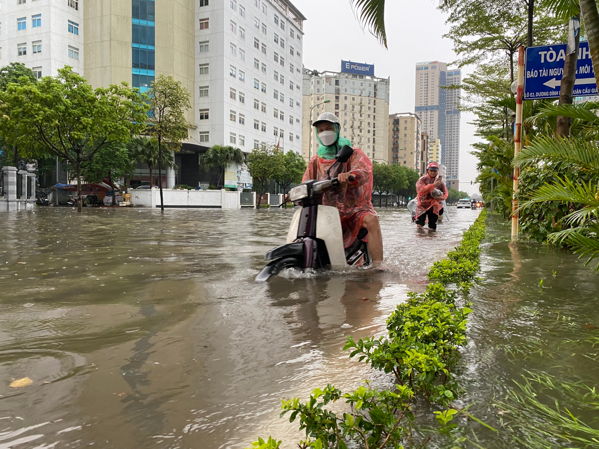 Những tuyến phố nào ở Hà Nội có nguy cơ ngập sâu do mưa lớn? Ảnh 1