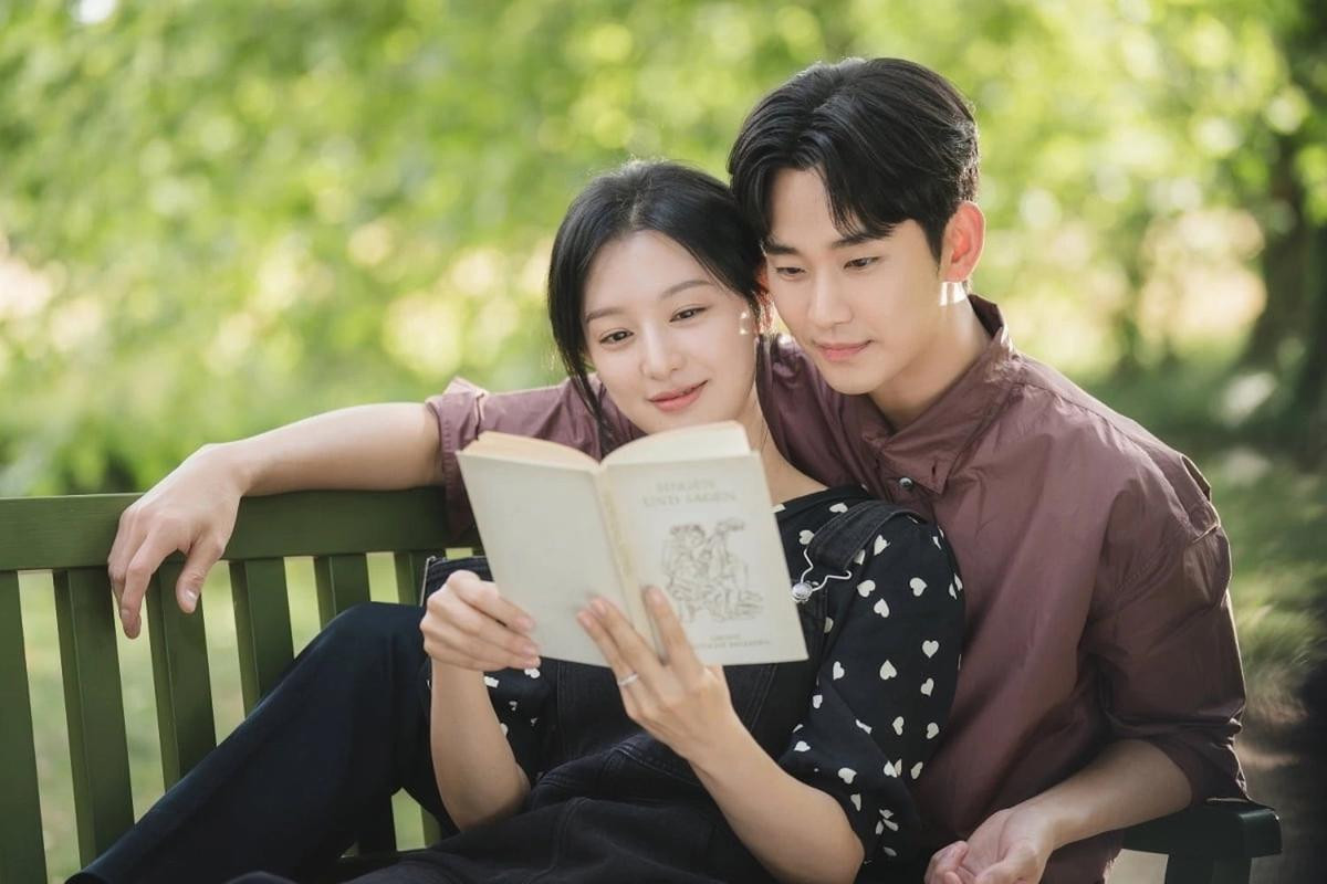 Kim Soo Hyun có động thái trước nghi vấn hẹn hò với Kim Ji Won Ảnh 2