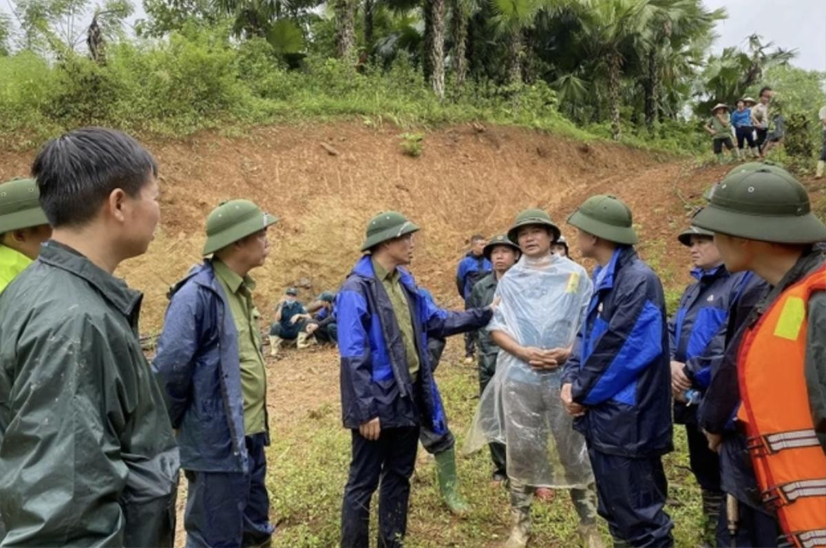 Vụ lũ quét vùi lấp ngôi làng ở Lào Cai: 48 người đã an toàn, 77 người vẫn đang mất tích Ảnh 4