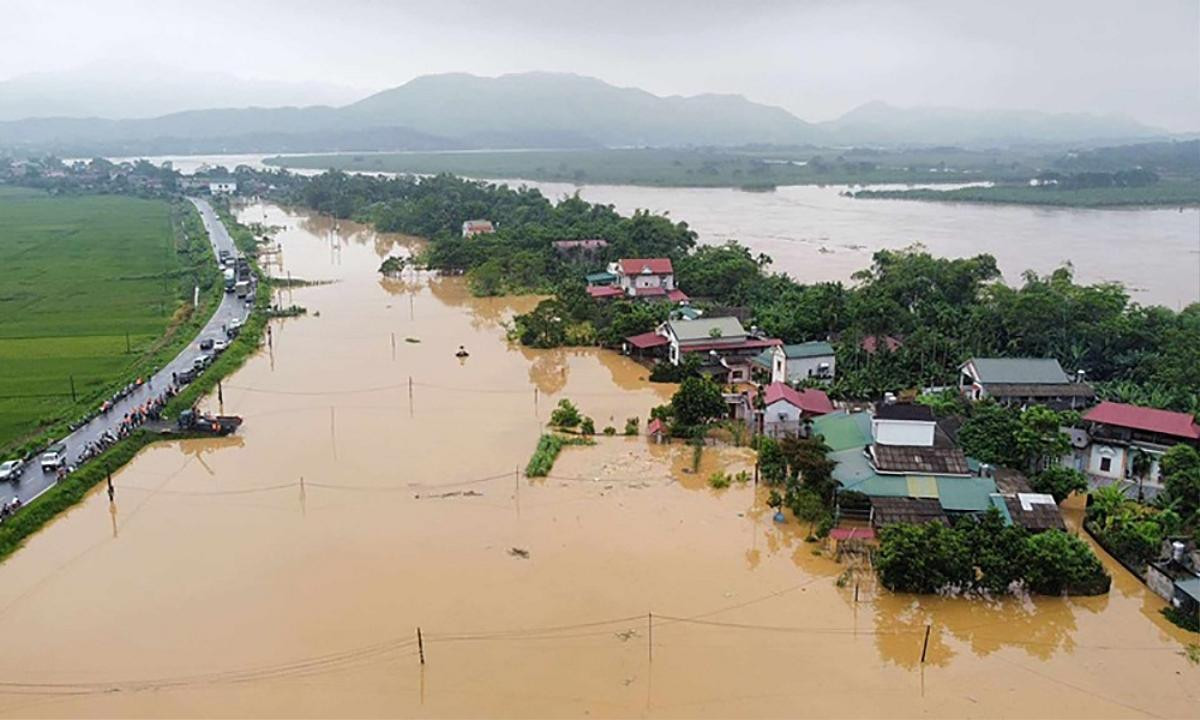 3 hãng hàng không vận chuyển miễn phí hàng hoá cứu trợ bà con vũng bão lũ Ảnh 3