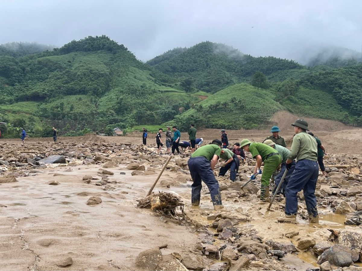 Quặn lòng người đàn ông mất cả mẹ, vợ và 3 con trong trận lũ quét ở Lào Cai Ảnh 5