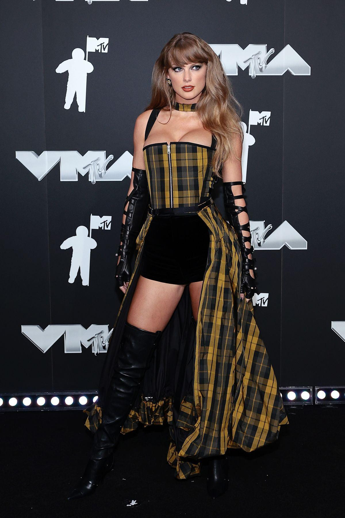 Taylor Swift 'thắng lớn' tại MTV VMAs 2024, phá vỡ kỷ lục của Beyoncé Ảnh 1