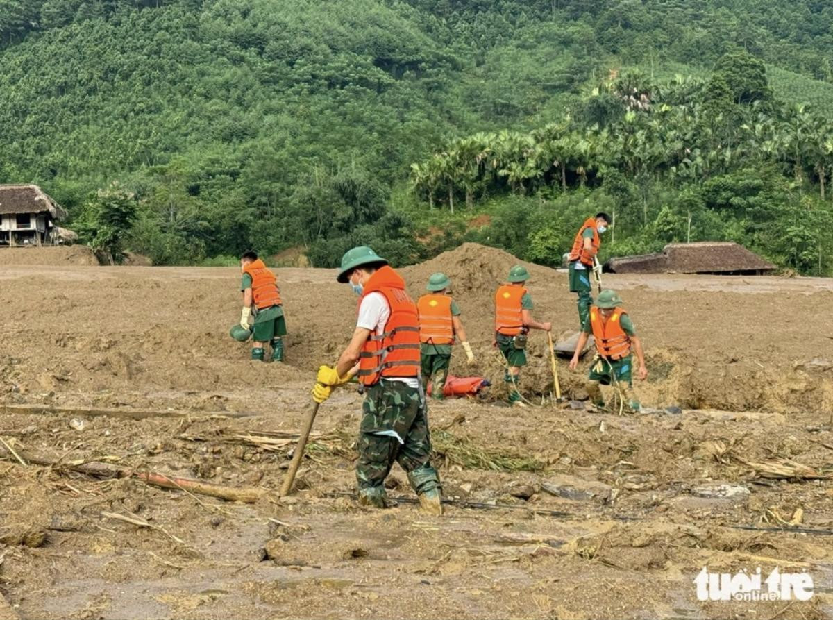 Tìm thấy 42 thi thể ở Làng Nủ, Thủ tướng Phạm Minh Chính đang trên đường đến hiện trường Ảnh 4