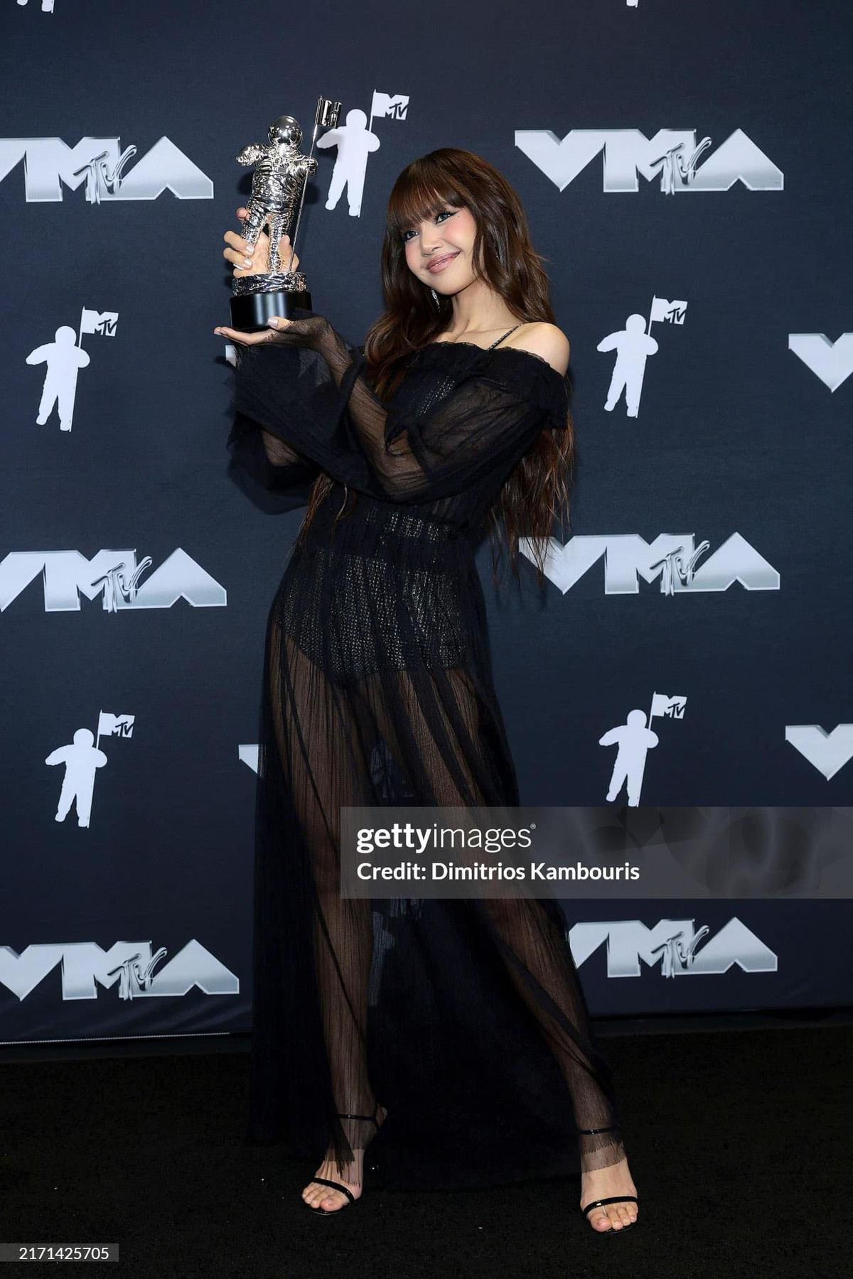 Lisa bị chỉ trích hát nhép tại MTV VMAs 2024, Rosé có động thái gây chú ý Ảnh 7