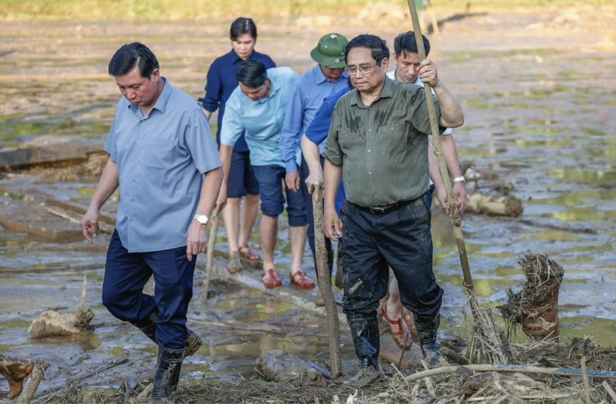 Phút giây nghẹn ngào của Thủ tướng Phạm Minh Chính tại Làng Nủ Ảnh 1