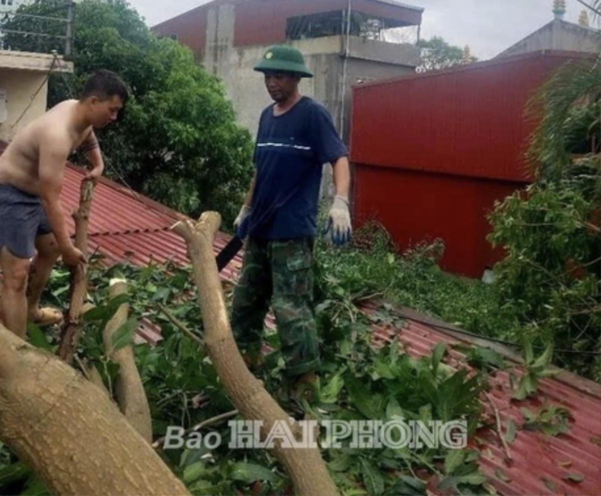 Bị điện giật khi cứu trợ bão, thiếu tá quân đội giật hi sinh Ảnh 2