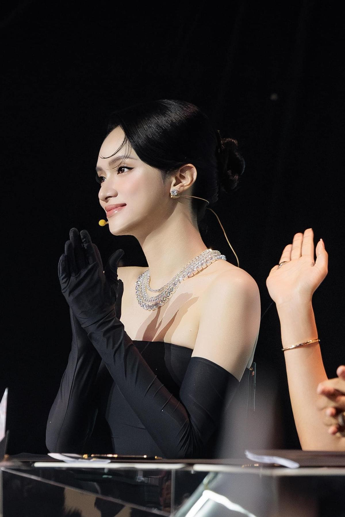 Hương Giang ở đâu khi Kỳ Duyên đăng quang Miss Universe Vietnam 2024? Ảnh 1