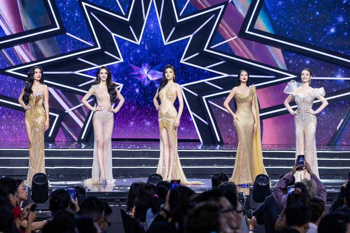 Tranh cãi chuyện Miss Universe Vietnam tổ chức giữa mùa bão lũ Ảnh 2