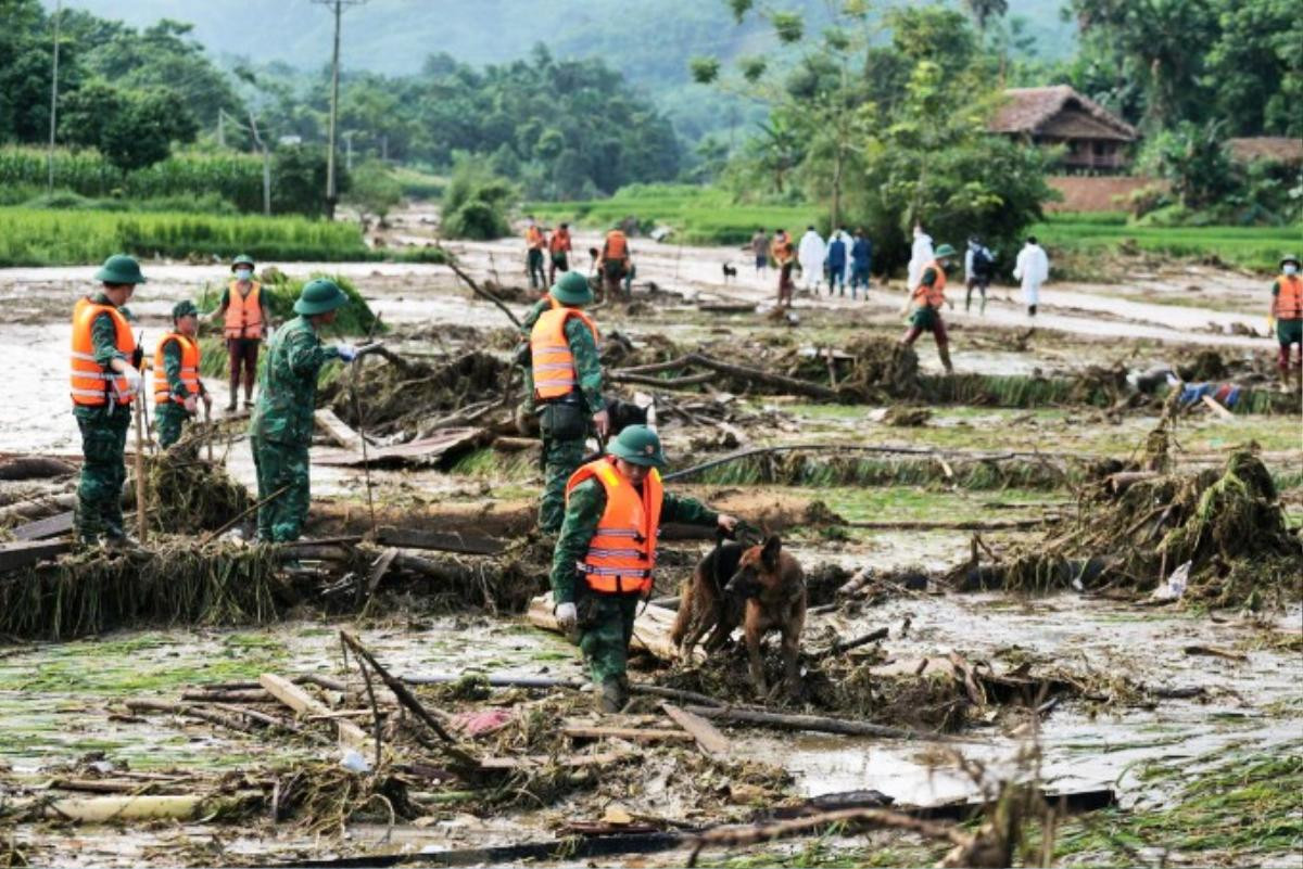 Sạt lở kinh hoàng ở Làng Nủ: Số người chết và mất tích giảm 29 trường hợp Ảnh 1