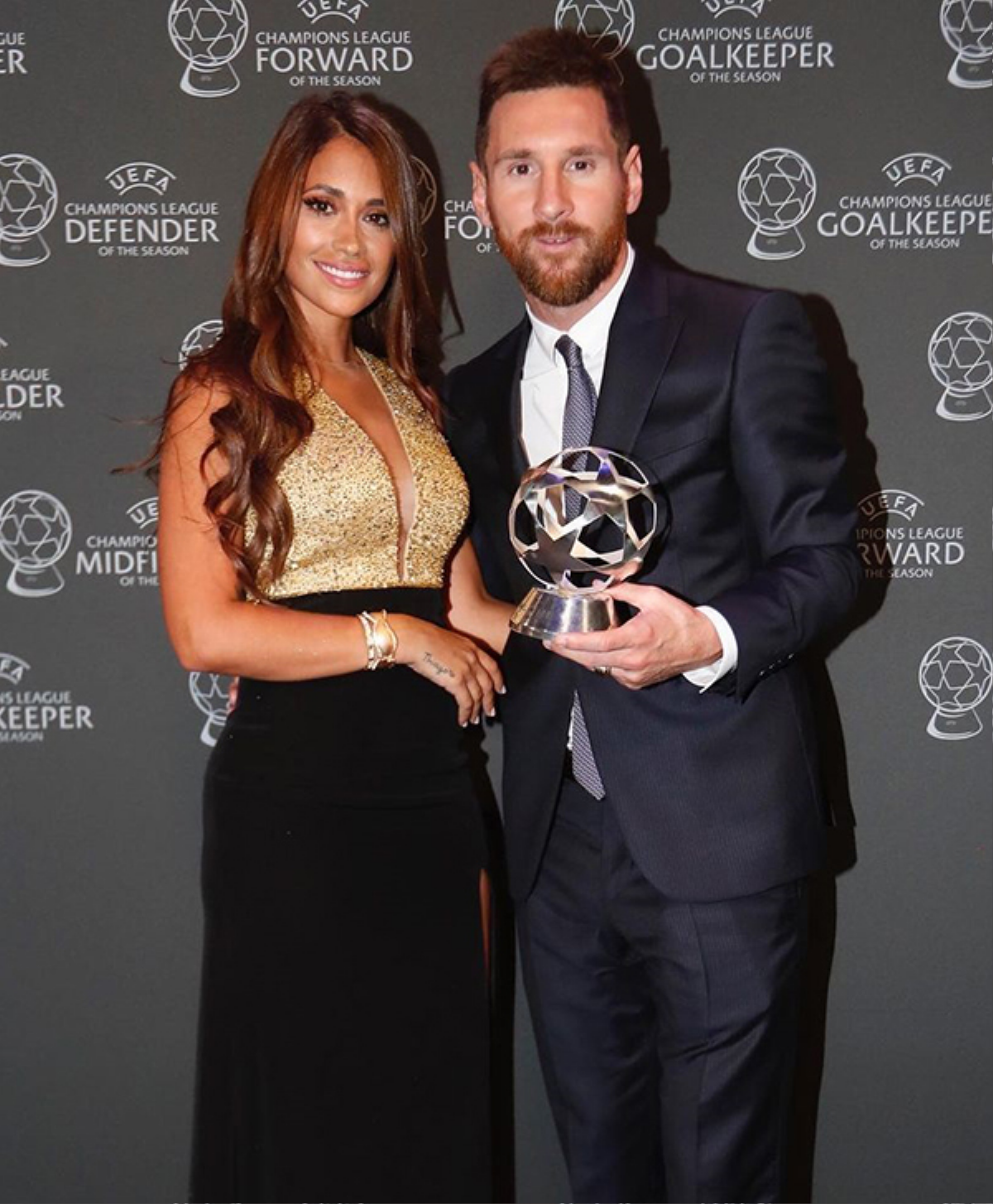 WAGs giàu nhất thế giới: Vợ Messi, Ronaldo thua một người sở hữu 11000 tỷ Ảnh 4