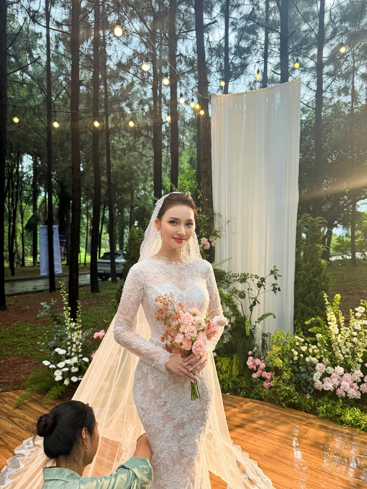 Nữ diễn viên Việt được bạn trai cầu hôn ở Thụy Sĩ, hé lộ ngày lên xe hoa Ảnh 2