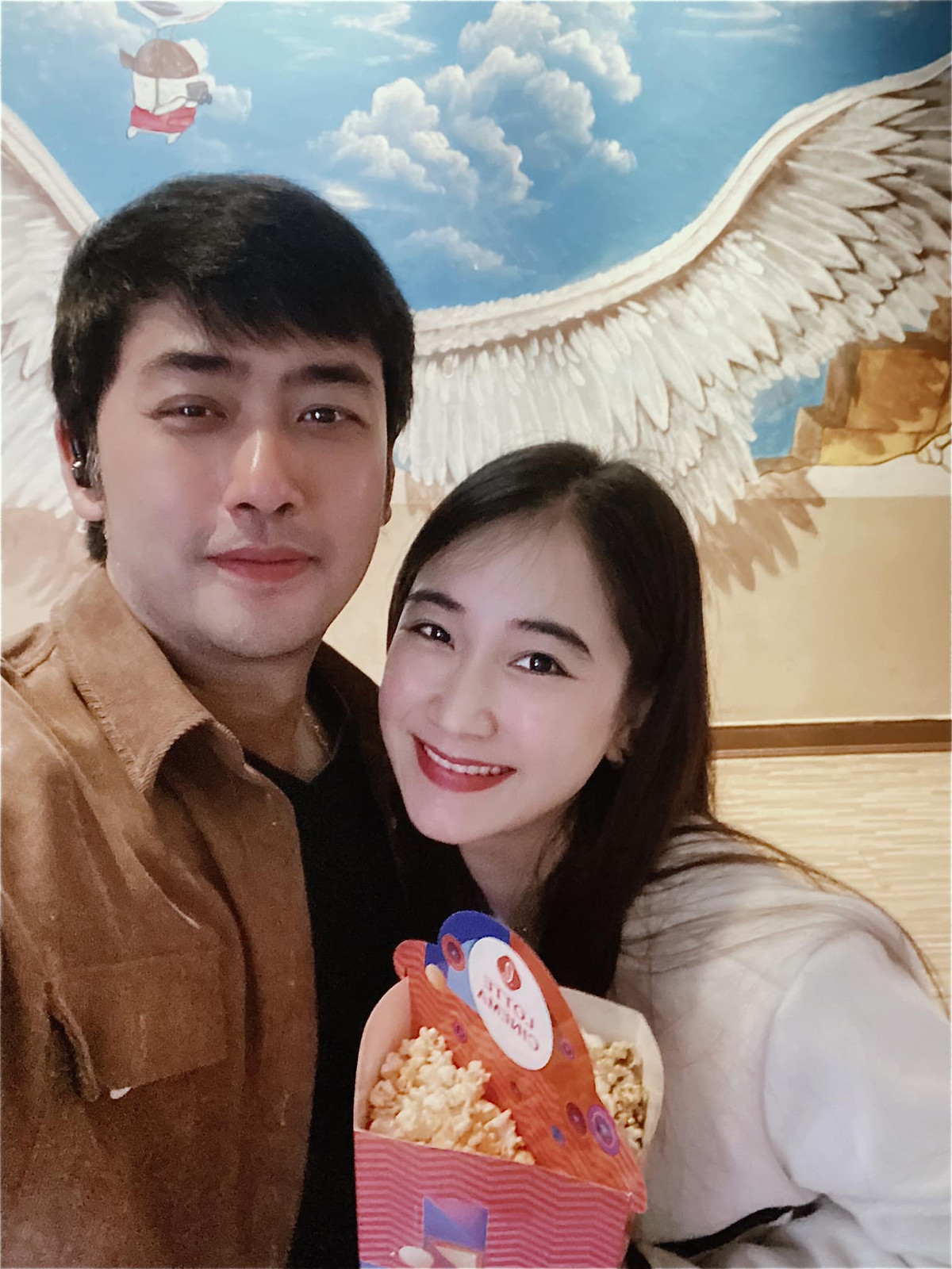 4 cô vợ cực phẩm của dàn sao Độc Đạo: Bà xã Duy Hưng nóng bỏng, trùm cuối sinh 3 con vẫn đẹp như hoa hậu Ảnh 9