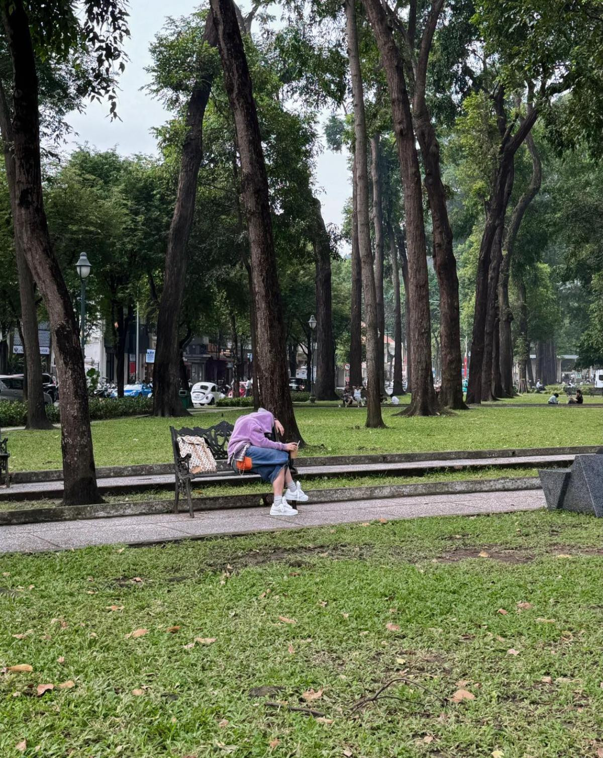 Sơn Tùng đăng ảnh đi uống cà phê bệt, 'trách yêu' fan: 'Hẹn hò cho cố vào rồi để tôi một mình' Ảnh 4