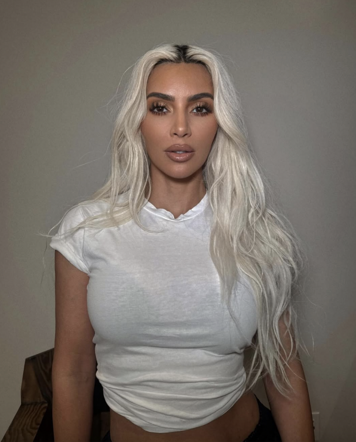 Tạo chuẩn mực sắc đẹp, cớ sao Kim Kardashian vẫn gây tranh cãi? Ảnh 1