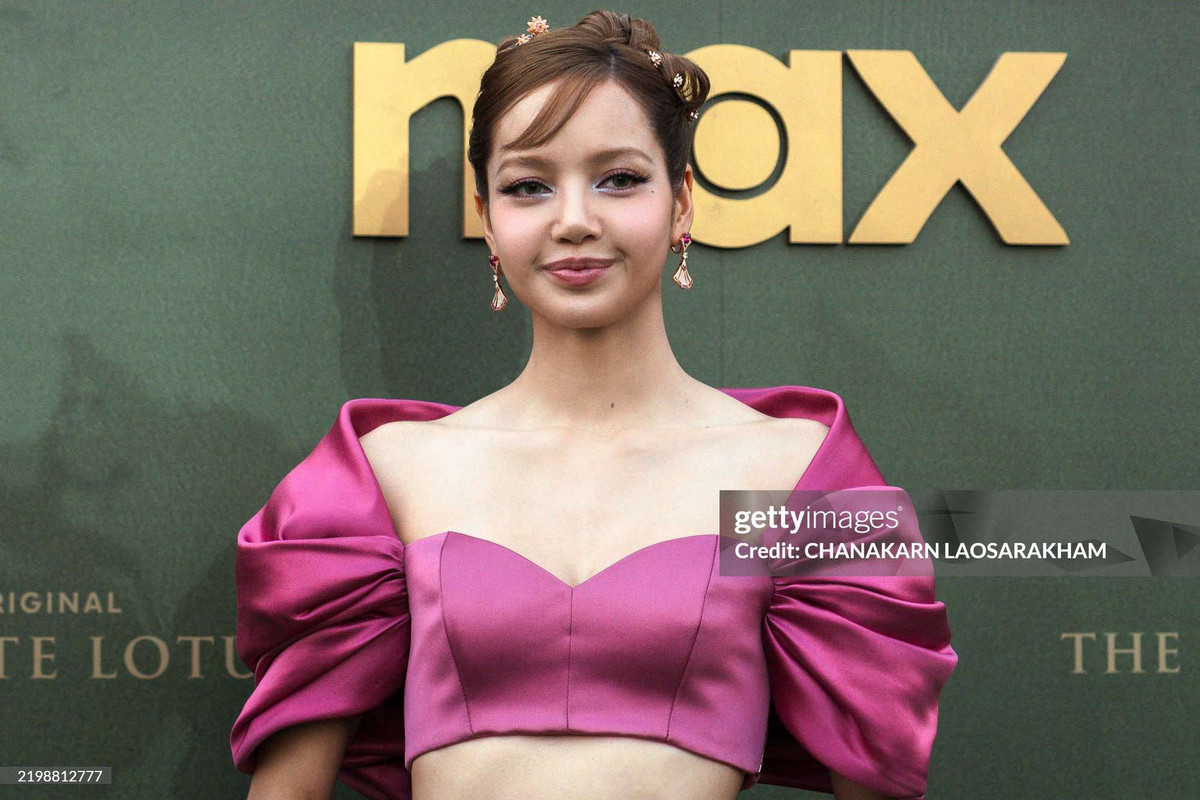Lớp trang điểm của Lisa ở sự kiện gần nhất khiến cô 'dừ' đi trông thấy. (Ảnh: Getty Images)