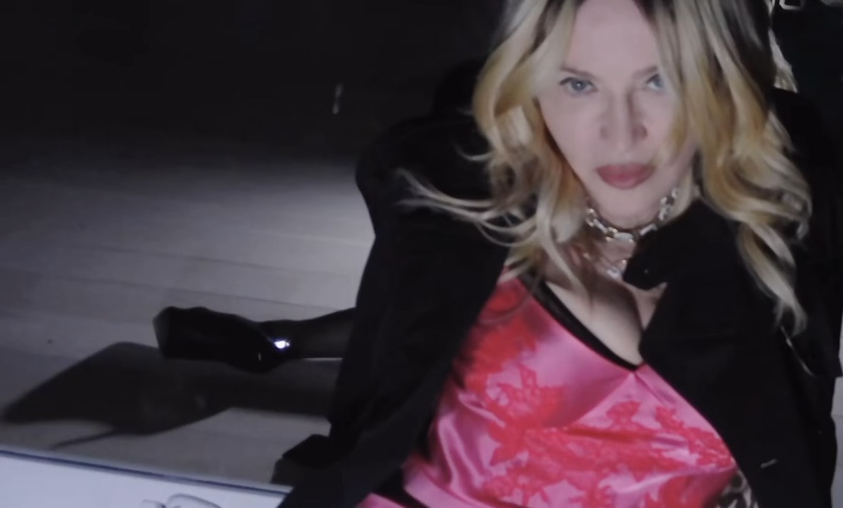 Một trong những lần hiếm hoi, Madonna chấp nhận đăng tải bản thân trong một diện mạo 'tự nhiên' hết cỡ lên trang cá nhân. 