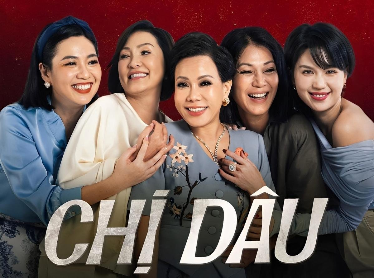 Dàn cast phim Chị Dâu từ trái sang: Lê Khánh, Hồng Đào, Việt Hương, Đinh Y Nhung, Ngọc Trinh.