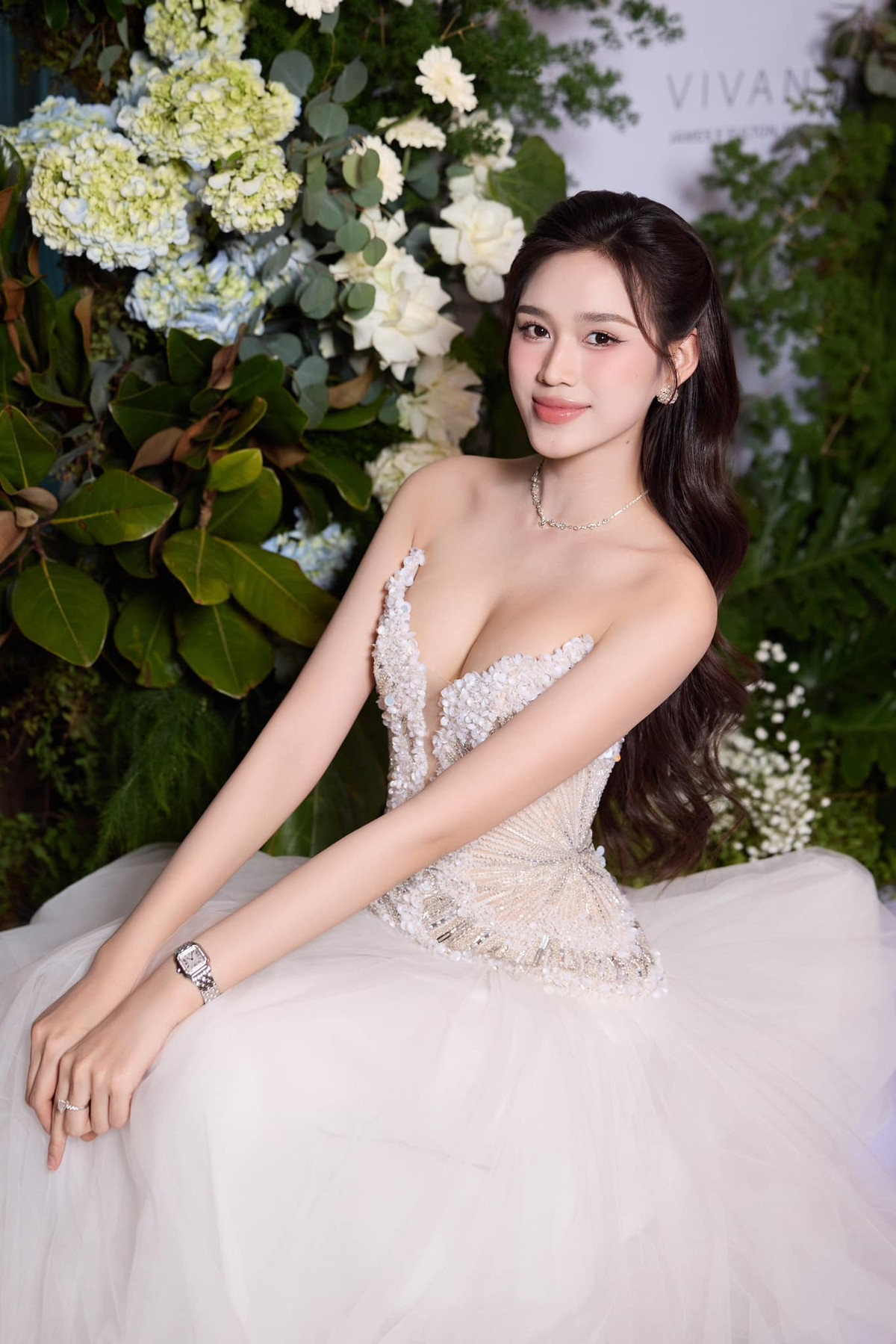 Đỗ Thị Hà vướng tin đồn đã rời công ty chủ quản sau nửa thập kỷ gắn bó.