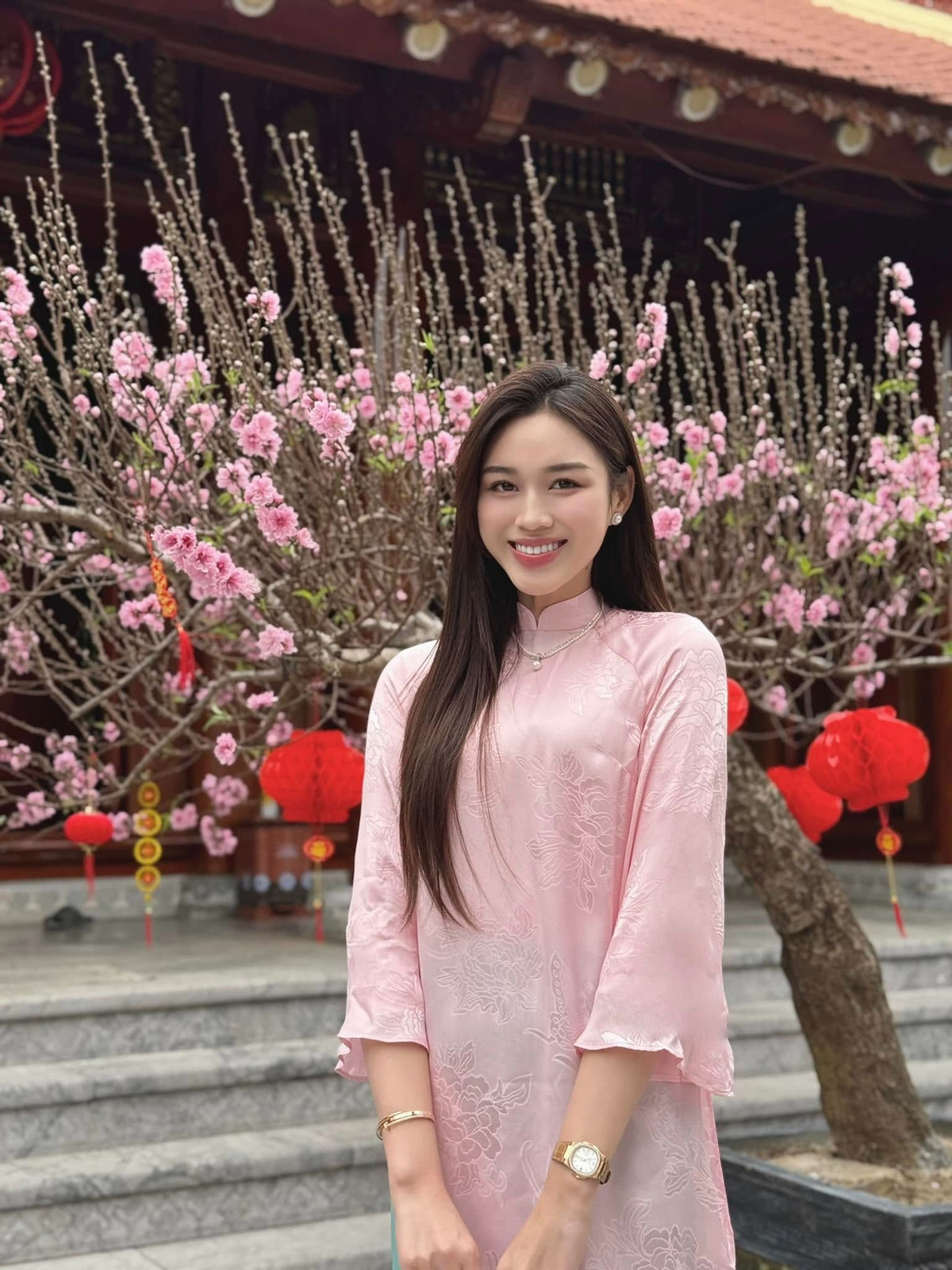 Hoa hậu Đỗ Thị Hà hiếm hoi chia sẻ về chuyện cưới hỏi. 