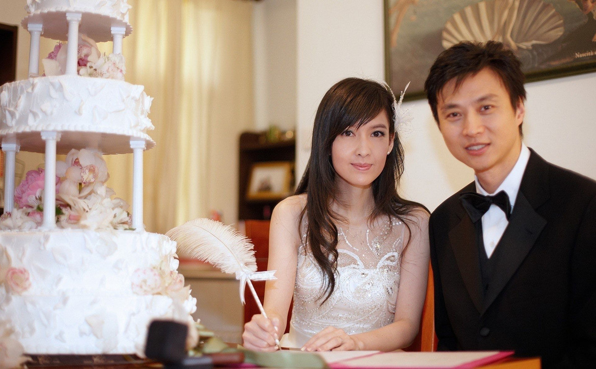 Châu Huệ Mẫn và Nghê Chấn đã bên nhau 36 năm. (Ảnh: Baidu)