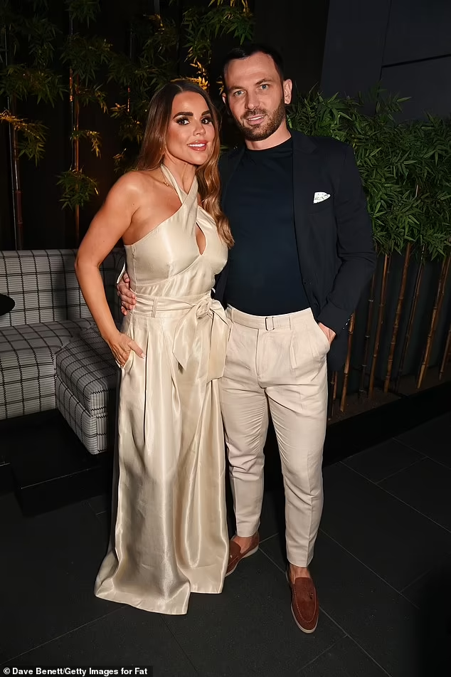 Trải nghiệm 'ớn lạnh' của ngôi sao truyền hình 43 tuổi sau khi nâng ngực Ảnh 3