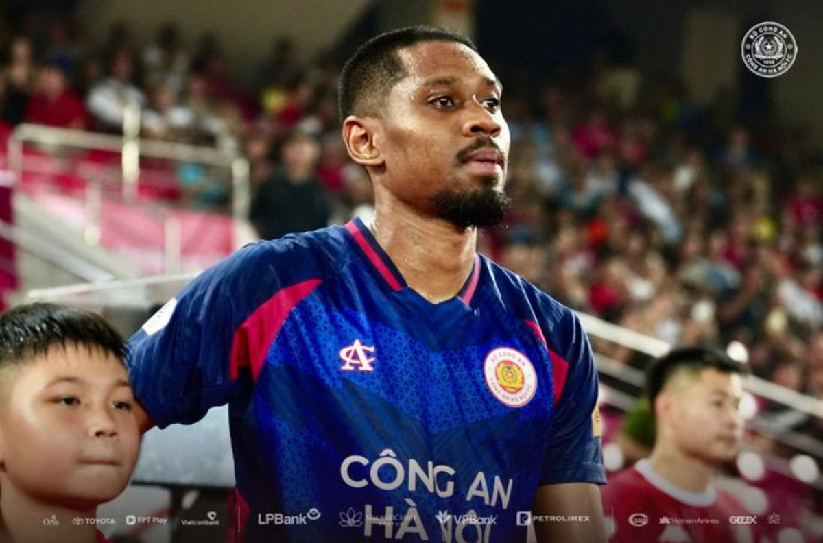 Jason Quang Vinh chính thức có quốc tịch Việt Nam, sẵn sàng lên tuyển 1 Cách đây ít phút, nguồn tin của Saostar cho biết ngôi sao châu Âu của CLB CAHN đã có quốc tịch Việt Nam, tên là Cao Pendant Quang Vinh. Ảnh: CLB CAHN