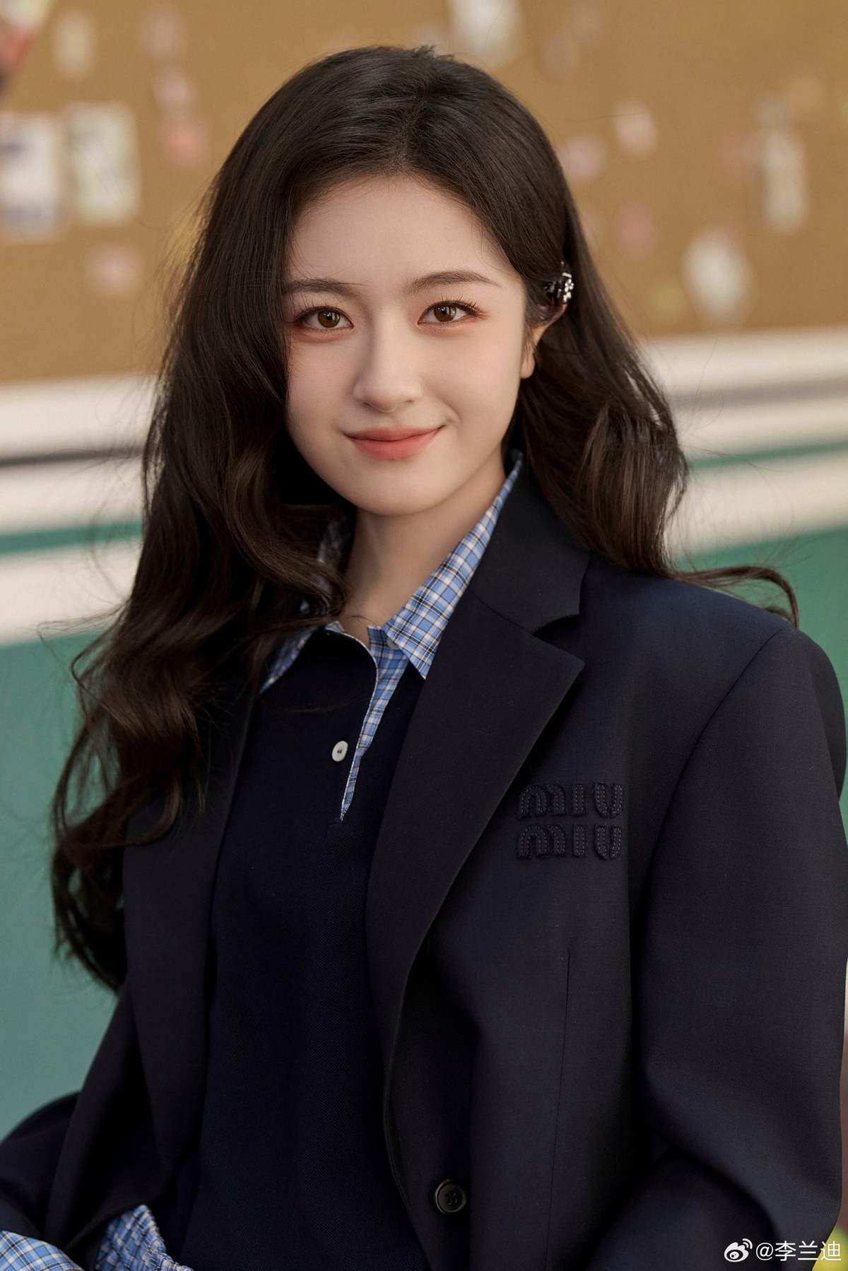 Sau vài năm, Lý Lan Địch đã lột xác ngoạn mục. (Ảnh: Weibo)