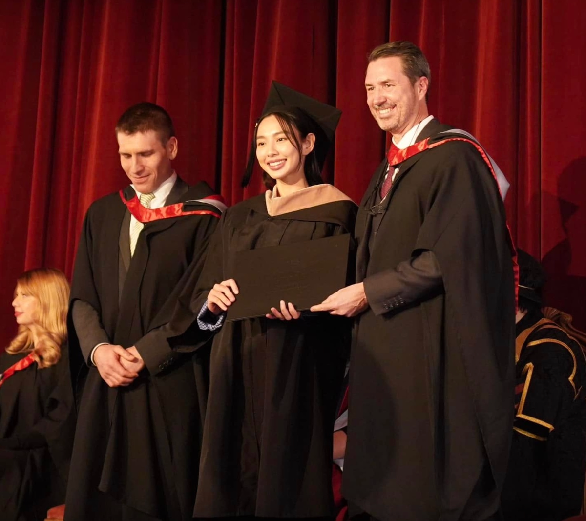 Nhiều thắc mắc được đặt ra xoay quanh tấm bằng Thạc sĩ của Hoa hậu Thùy Tiên. (Ảnh tổng hợp)