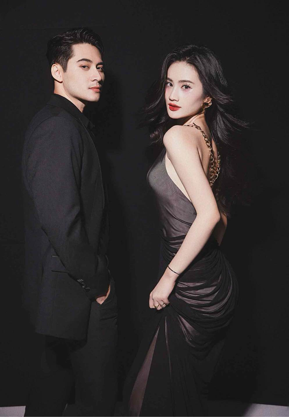 Hoa hậu Ý Nhi và Nam vương Tuấn Ngọc nên trung thành với phong cách hiện đại. Ảnh: FBNV