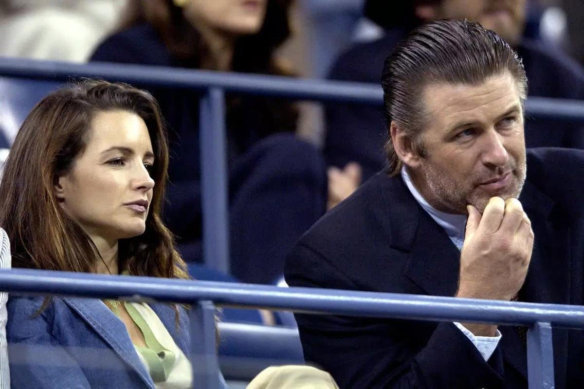 Kristin Davis từng hẹn hò với nam diễn viên Alec Baldwin vào năm 2001. Ảnh X