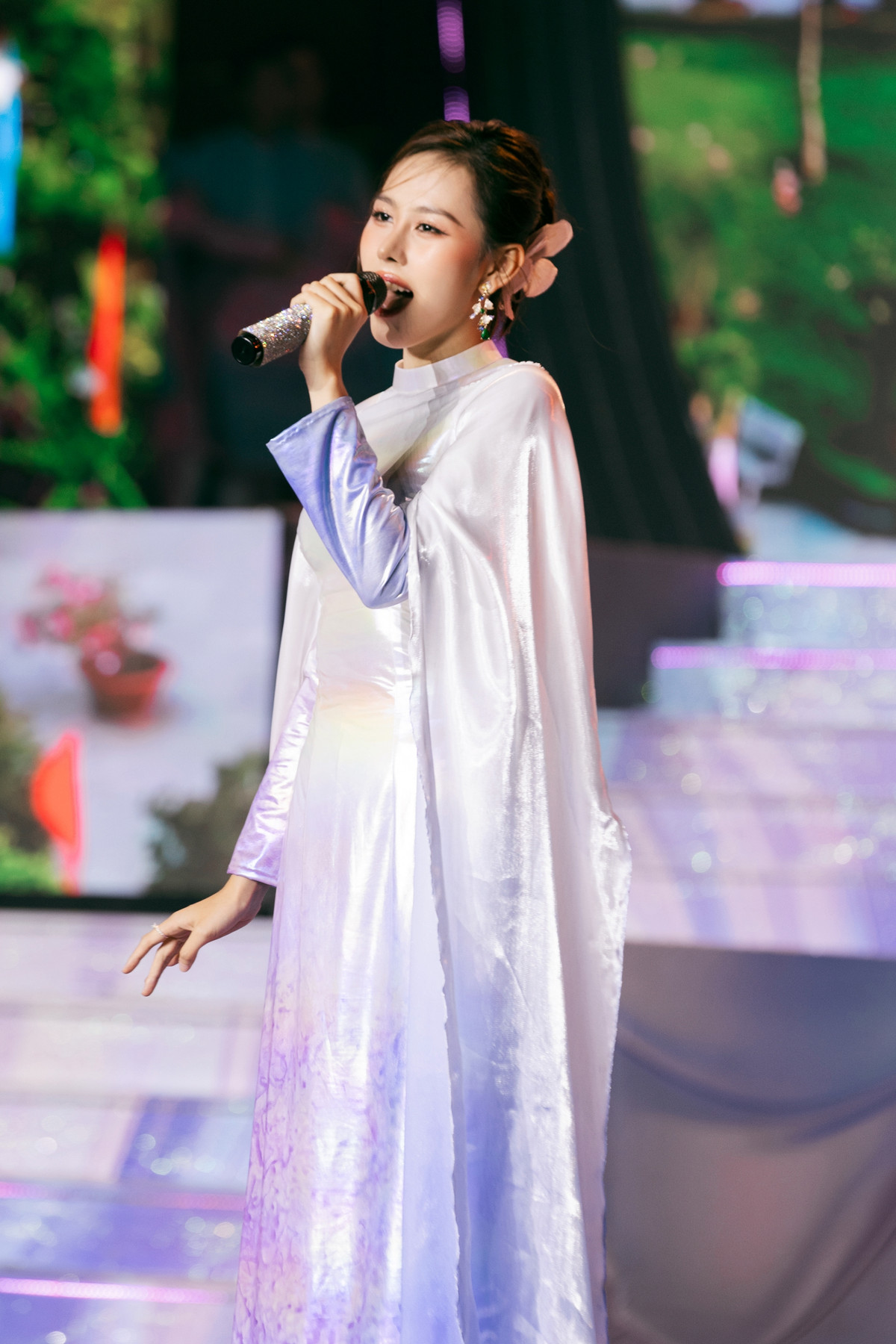 Á hậu Ngọc Hằng lần đầu 'đọ' giọng với Phương Vy Ảnh 4