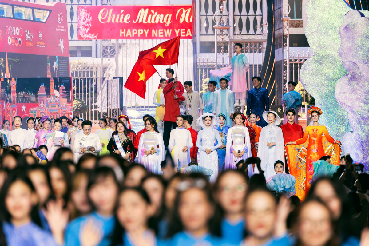 Á hậu Ngọc Hằng lần đầu 'đọ' giọng với Phương Vy Ảnh 5