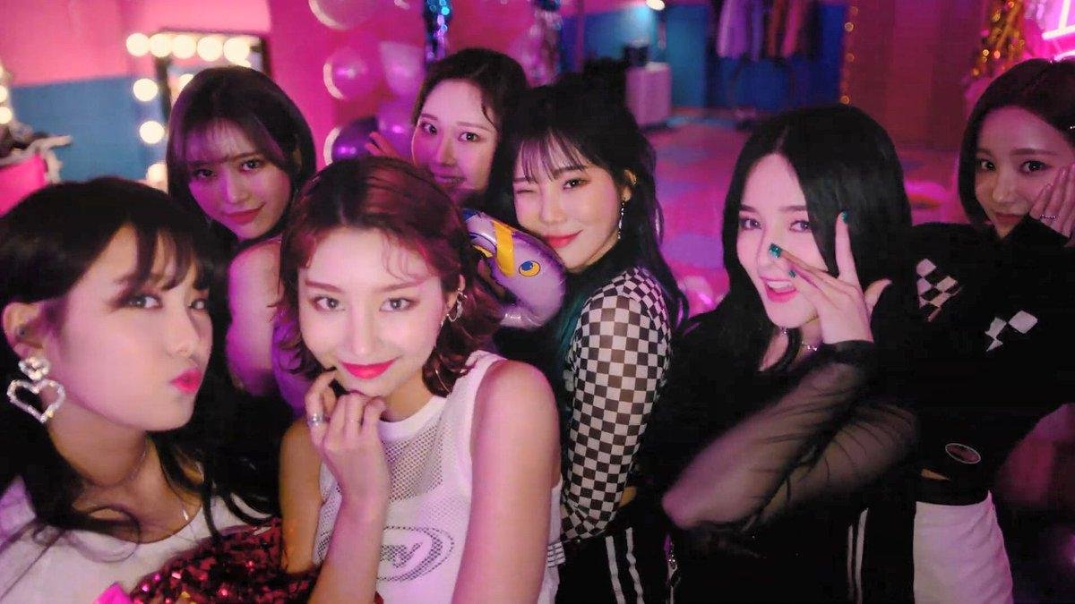 Momoland chính thức về chung nhà với Nicki Minaj, lăm le xâm nhập thị trường âm nhạc quốc tế? Ảnh 1