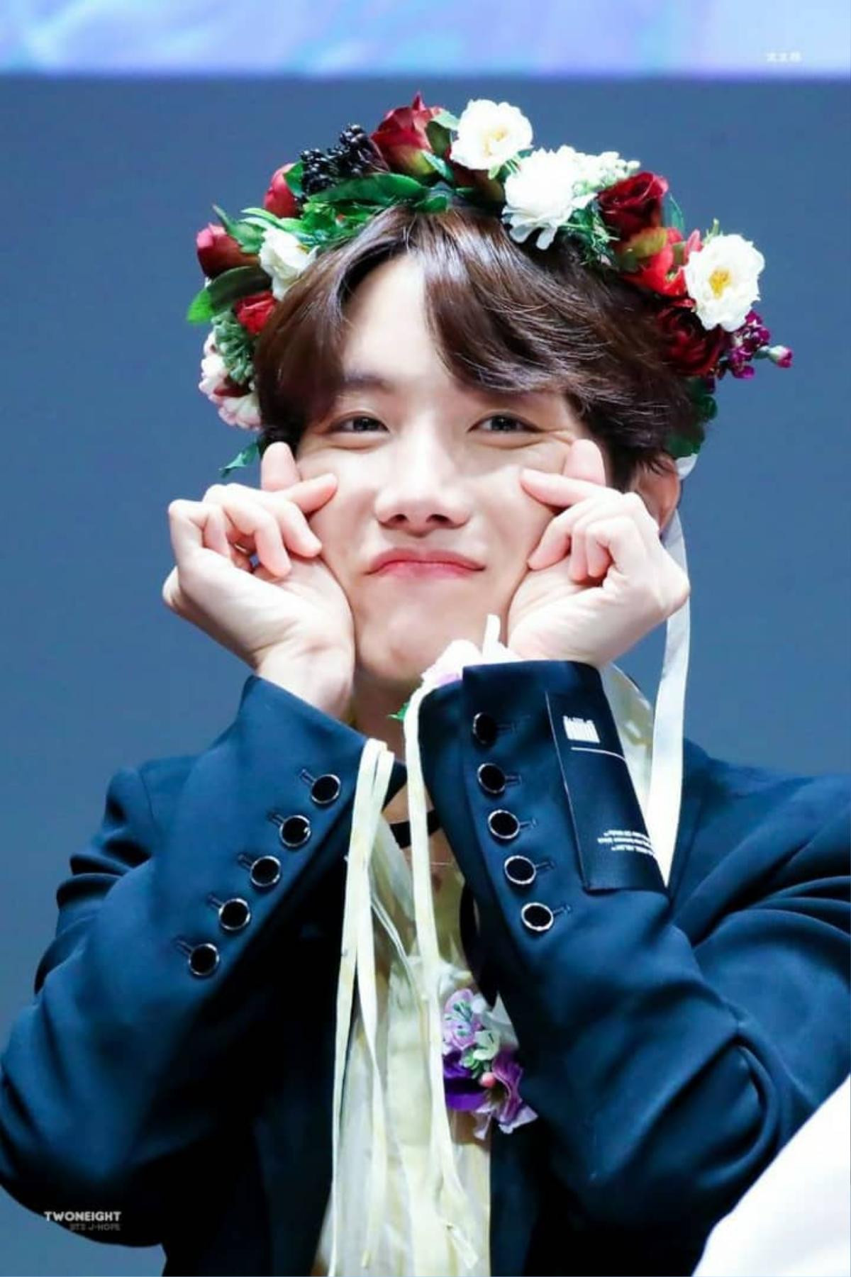 Có ai dễ thương như V và Jungkook, bom ảnh fan được tha thứ còn khi khóc thì J-Hope cũng thú nhận không thể cầm lòng Ảnh 8