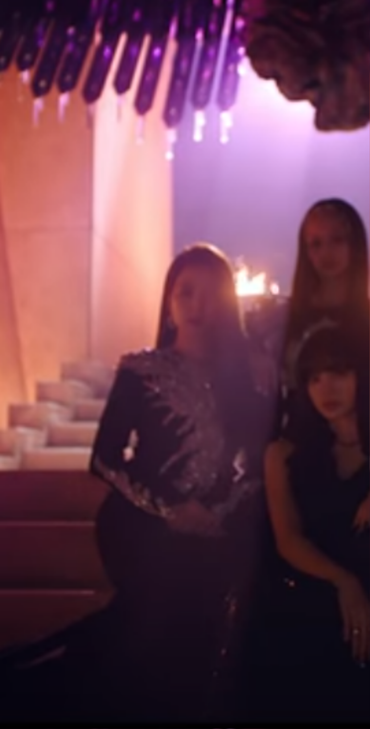 Có thể bạn chưa biết: Áo dài Việt Nam đã xuất hiện trong MV How You Like That của BlackPink? Ảnh 1