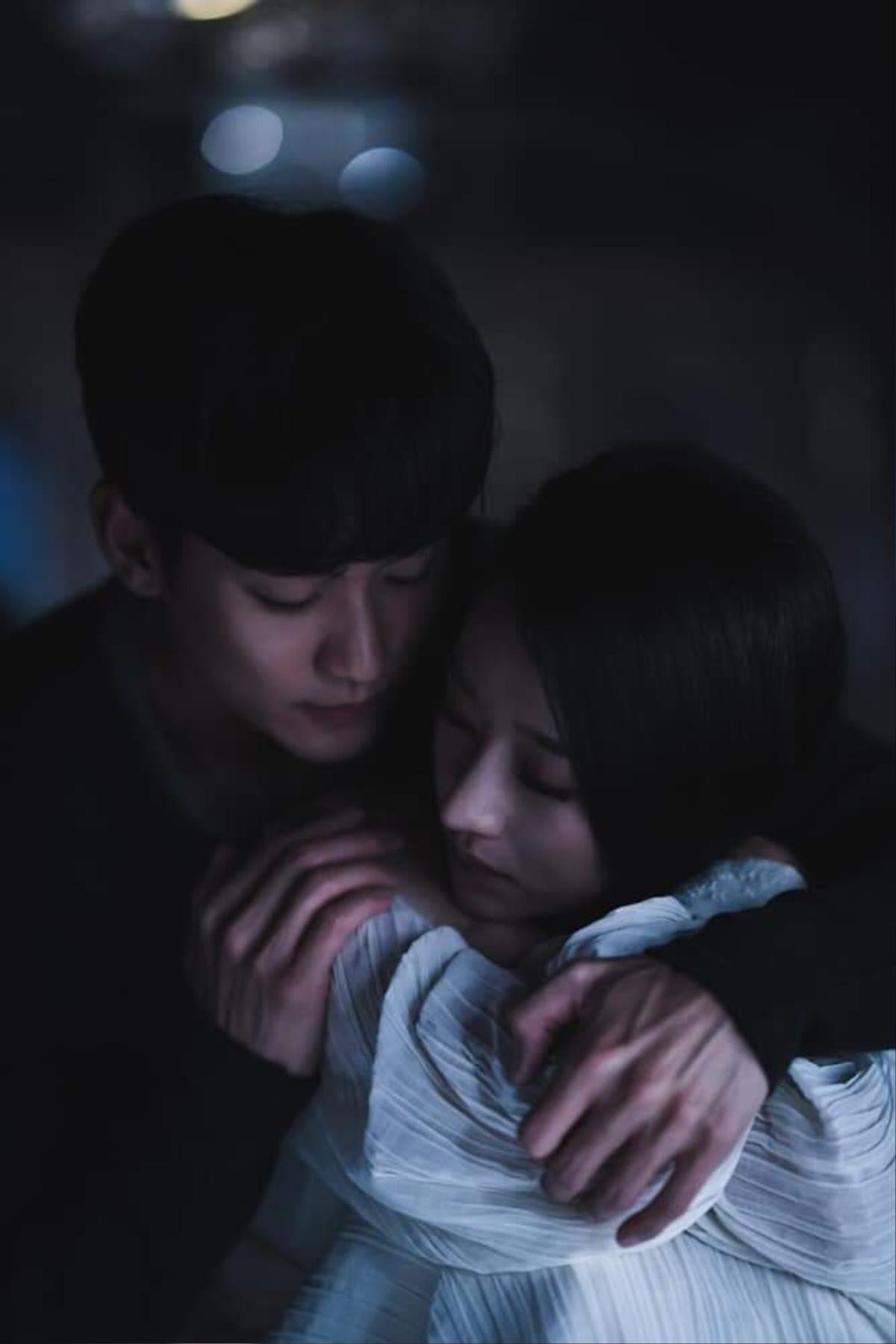 Loạt ảnh giường chiếu 'tình bể bình' của Kim Soo Hyun và Seo Ye Ji trong tập 3 của 'It’s Okay to Not Be Okay' Ảnh 4