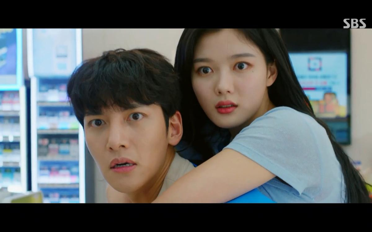 'Backstreet Rookie' tập 4: Ji Chang Wook và Kim Yoo Jung bị bắt ghen tại trận vì tội 'chim chuột'? Ảnh 26