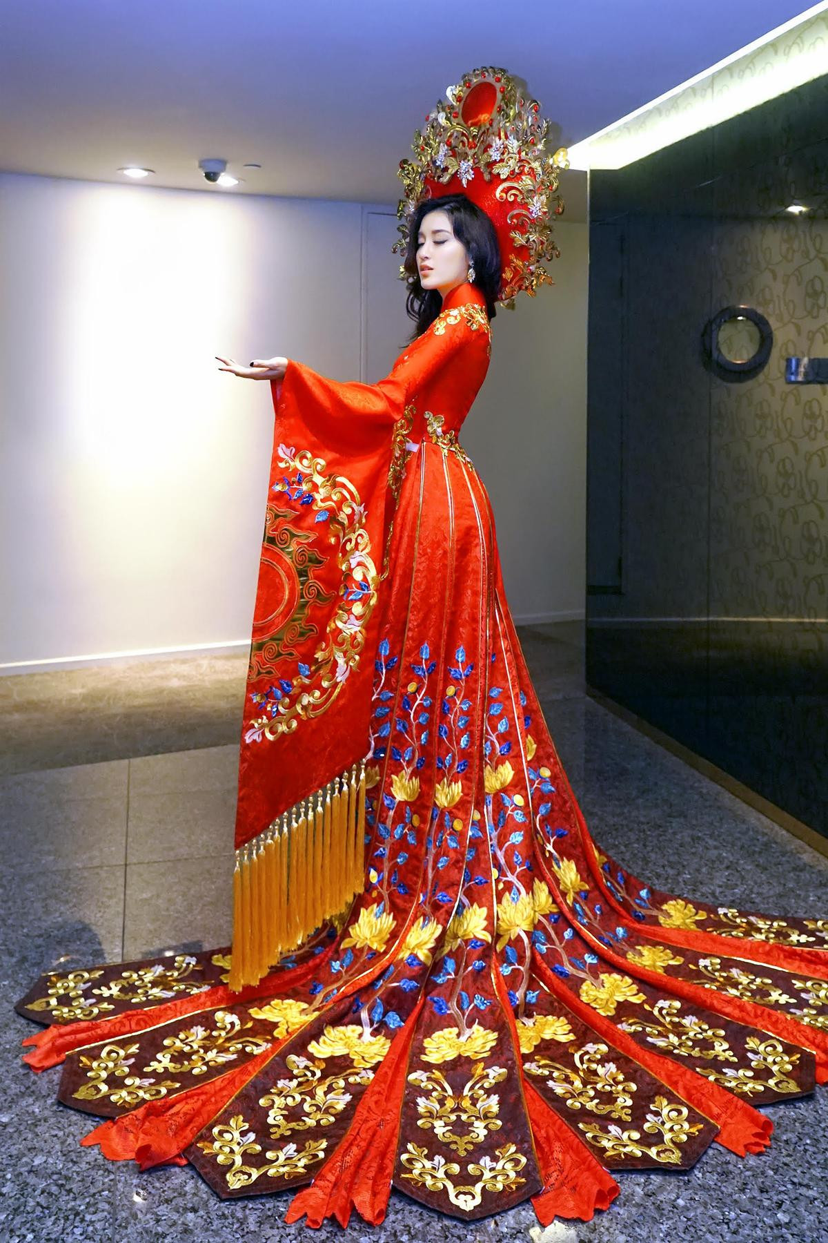 Khả Trang - Thúy Vân - Tường San - Hoài Sa quyền lực với National Costume Nữ thần phương Đông Ảnh 4