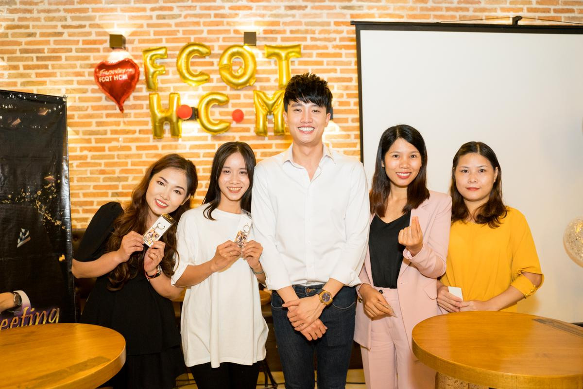 Quốc Trường rơi nước mắt trong fan meeting, liên tục bị hối thúc mau lập gia đình Ảnh 7