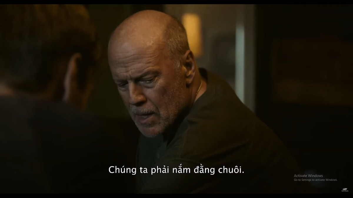 'Già gân' Bruce Willis bắt tay Chad Michael Murray trở lại trong tác phẩm hành động kịch tính 'Đêm sống còn' Ảnh 13