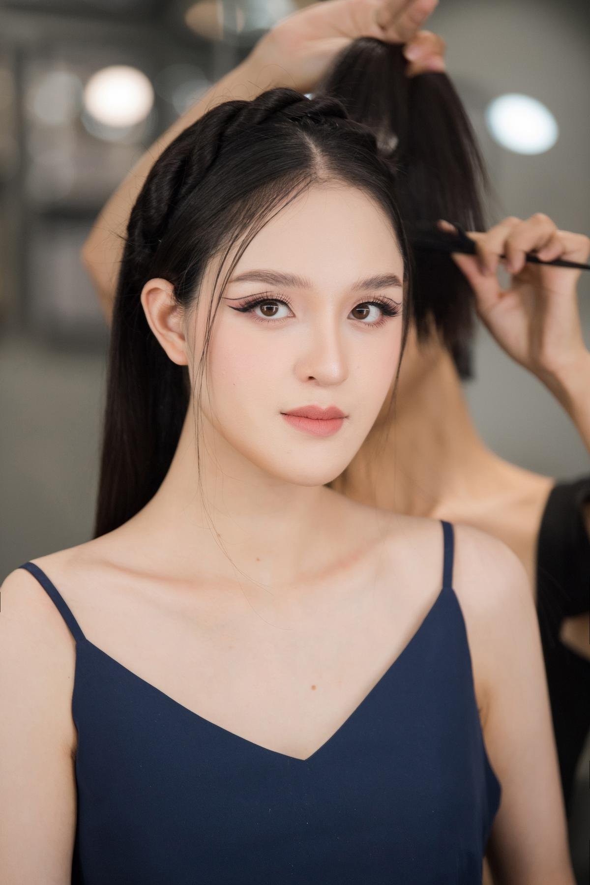 Á hậu Hoàng Anh tái xuất sàn catwalk với cách make up độc đáo tựa thần tiên tỷ tỷ’ Ảnh 6