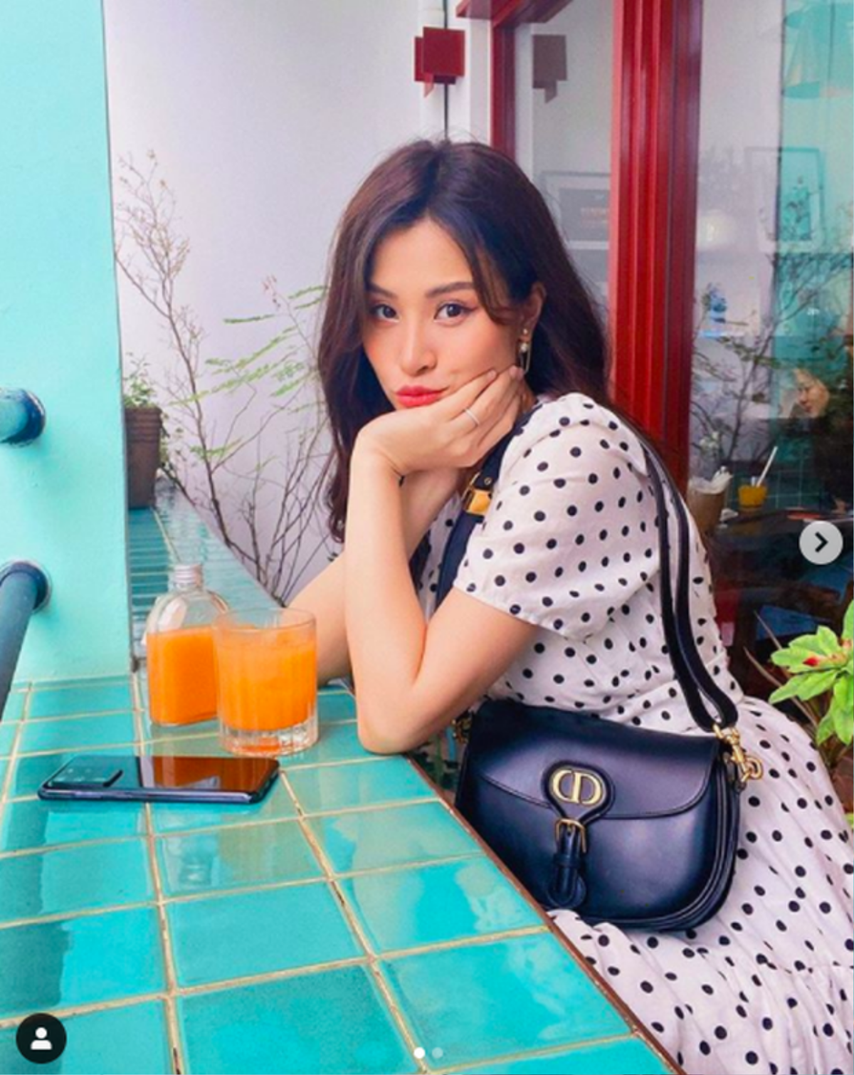 Đông Nhi, Angelababy, Suzy đang mê mệt chiếc túi lấy cảm hứng từ một chú chó Ảnh 11