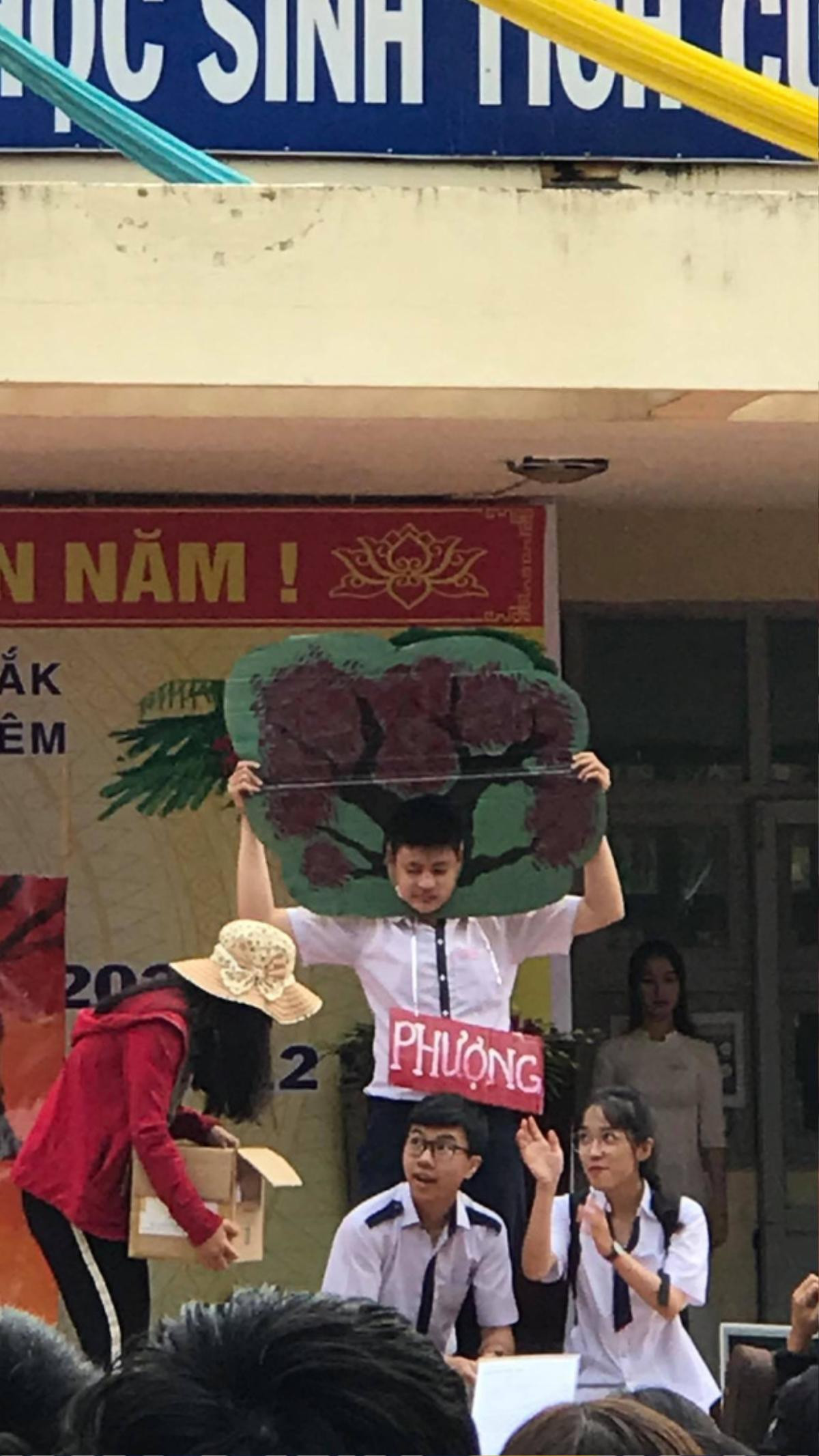 Đảm nhận vai diễn phụ, hai nam sinh nhận được 'cơn mưa' lời khen từ CĐM Ảnh 1