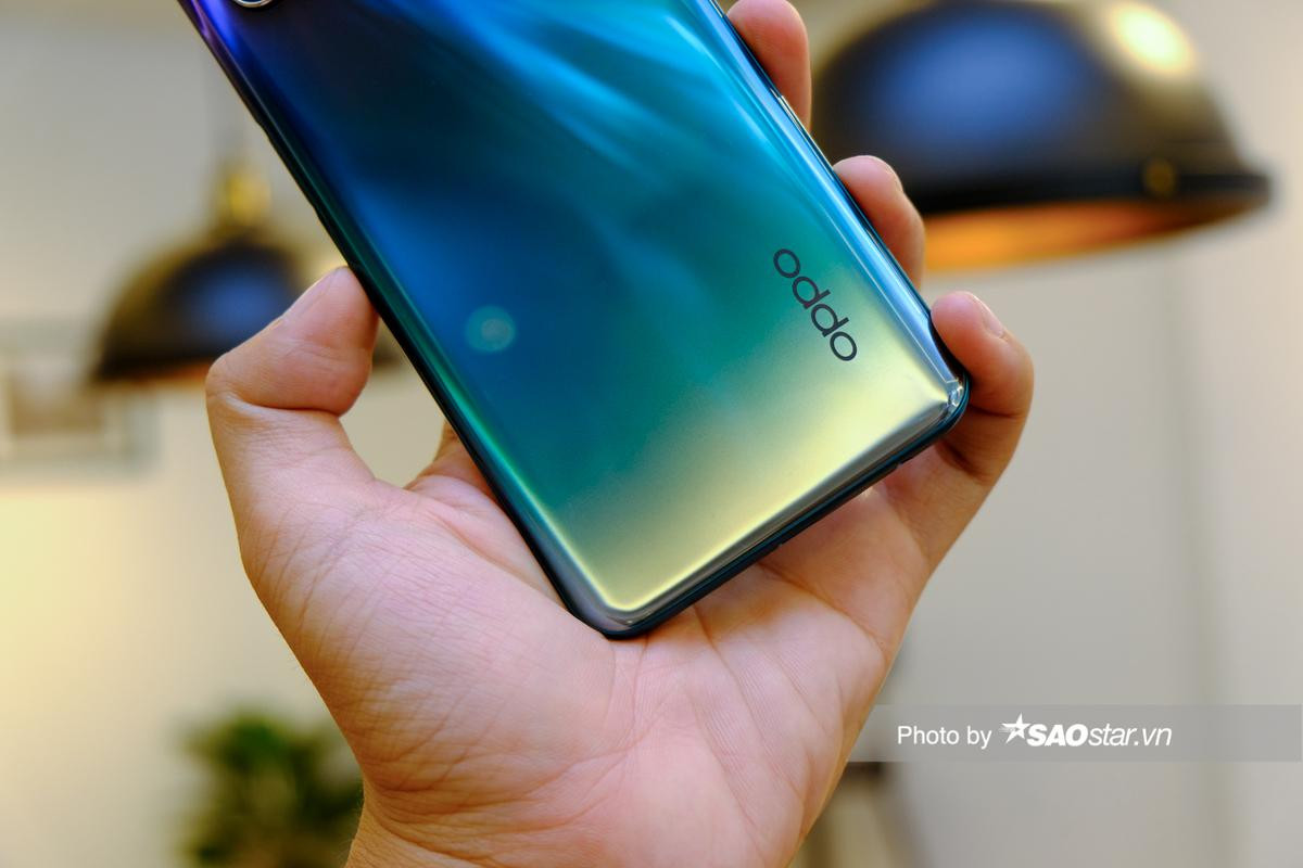 Mở hộp OPPO A92 phiên bản màu tím tại Việt Nam Ảnh 7