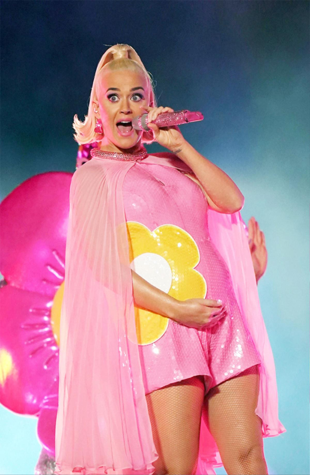 Chưa phát hành, album phòng thu của Katy Perry đột nhiên đã lọt Top 1 thịnh hành toàn cầu, lý do đưa ra chính là Ảnh 5