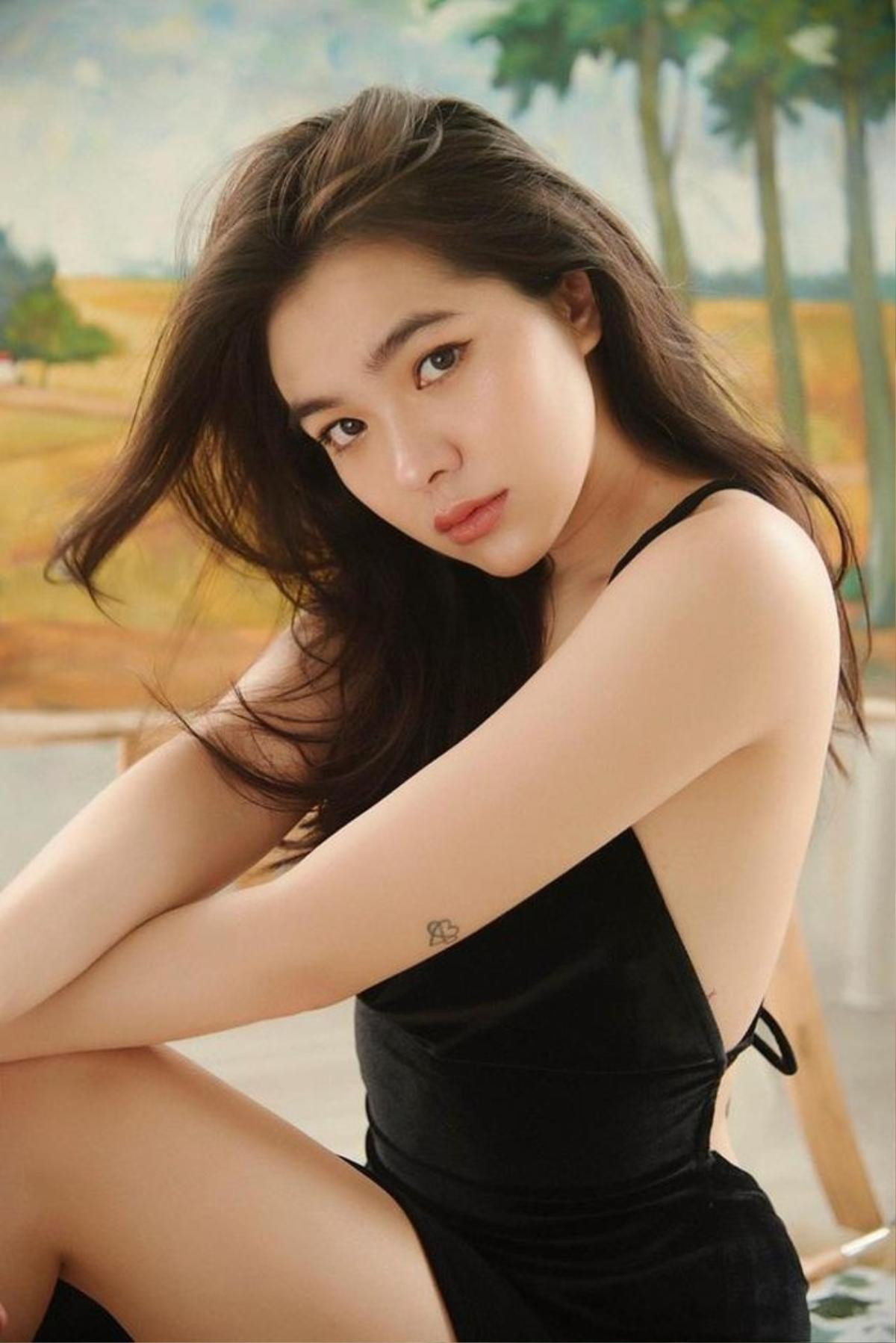 'Soi' khối tài sản 'không phải dạng vừa' của dàn hotgirl 10X: Người thu nhập 100 triệu/tháng, người tậu 'xế hộp' ở tuổi 19 Ảnh 2