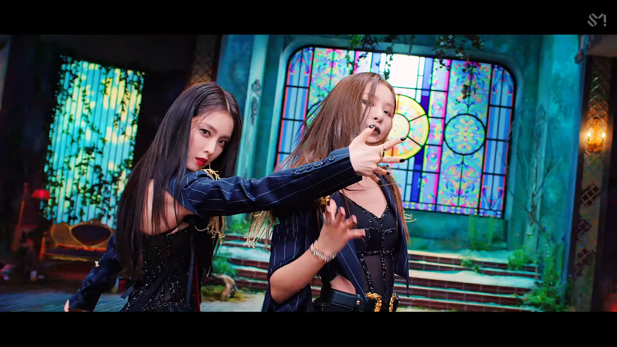 MV Monster của Irene & Seulgi chính thức lên sóng sau 2 đợt 'bùm kèo': Fan Việt 'nguôi giận' vì hành động này từ SM Entertainment Ảnh 6